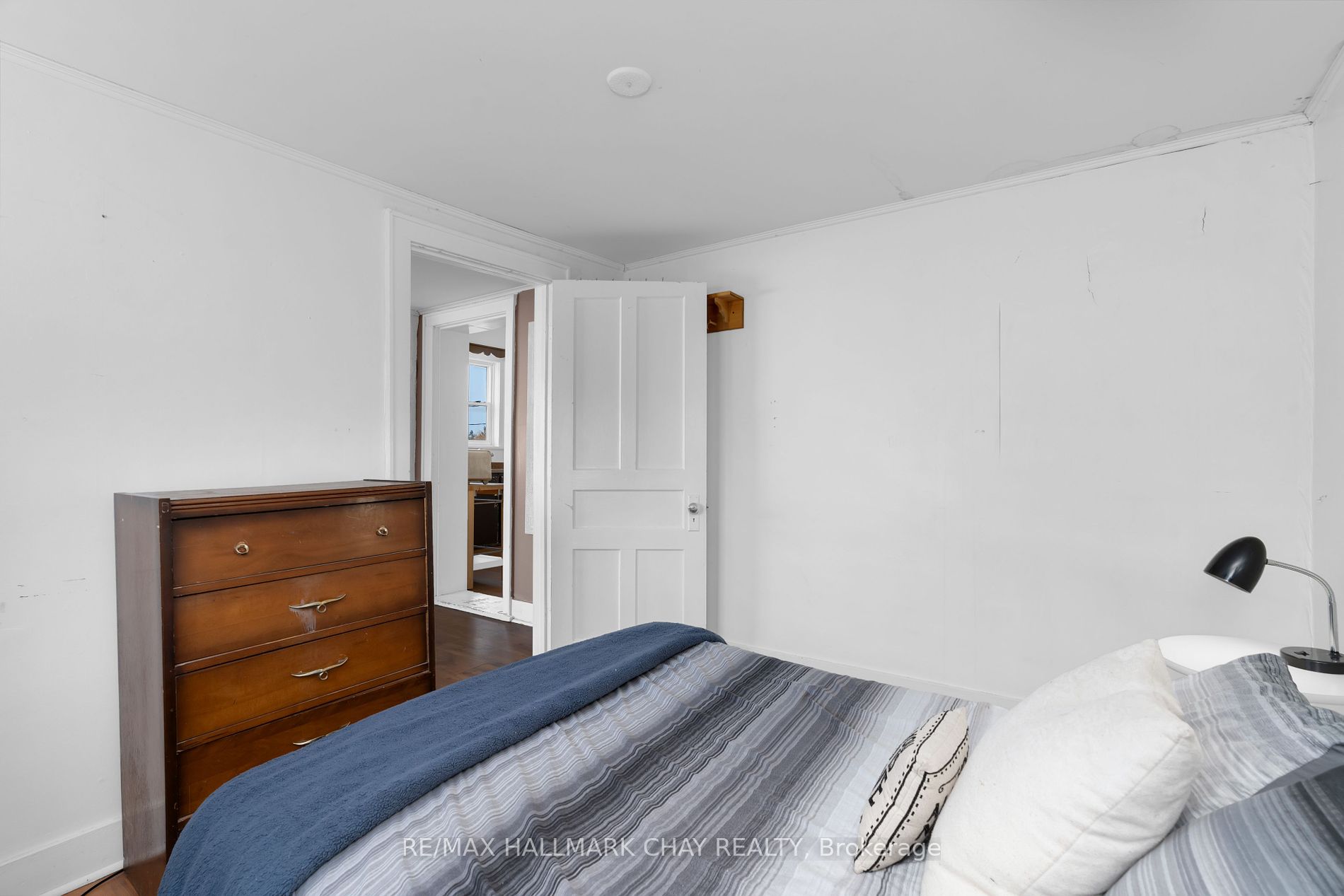 16 Trowbridge St W Property Photo 20