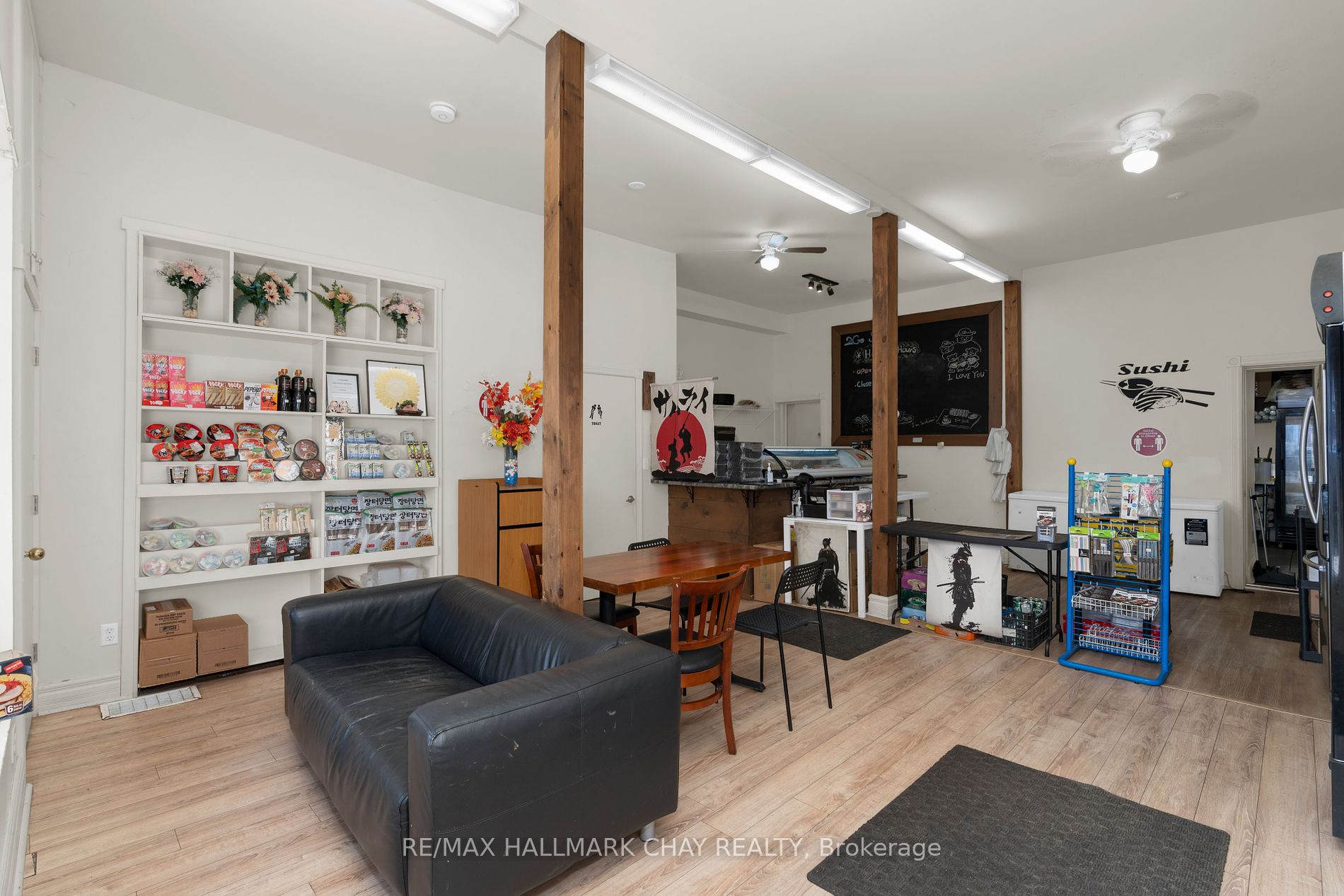16 Trowbridge St W Property Photo 28