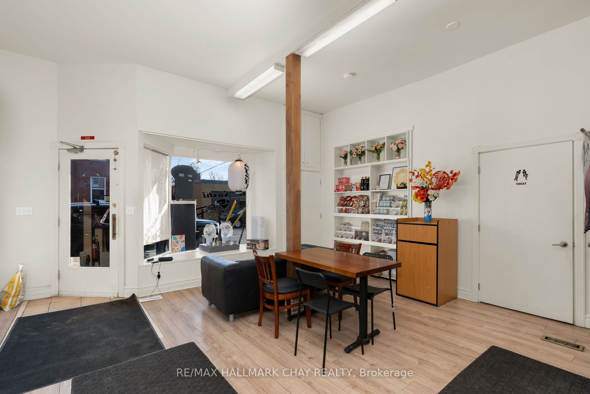 16 Trowbridge St W Property Photo 29