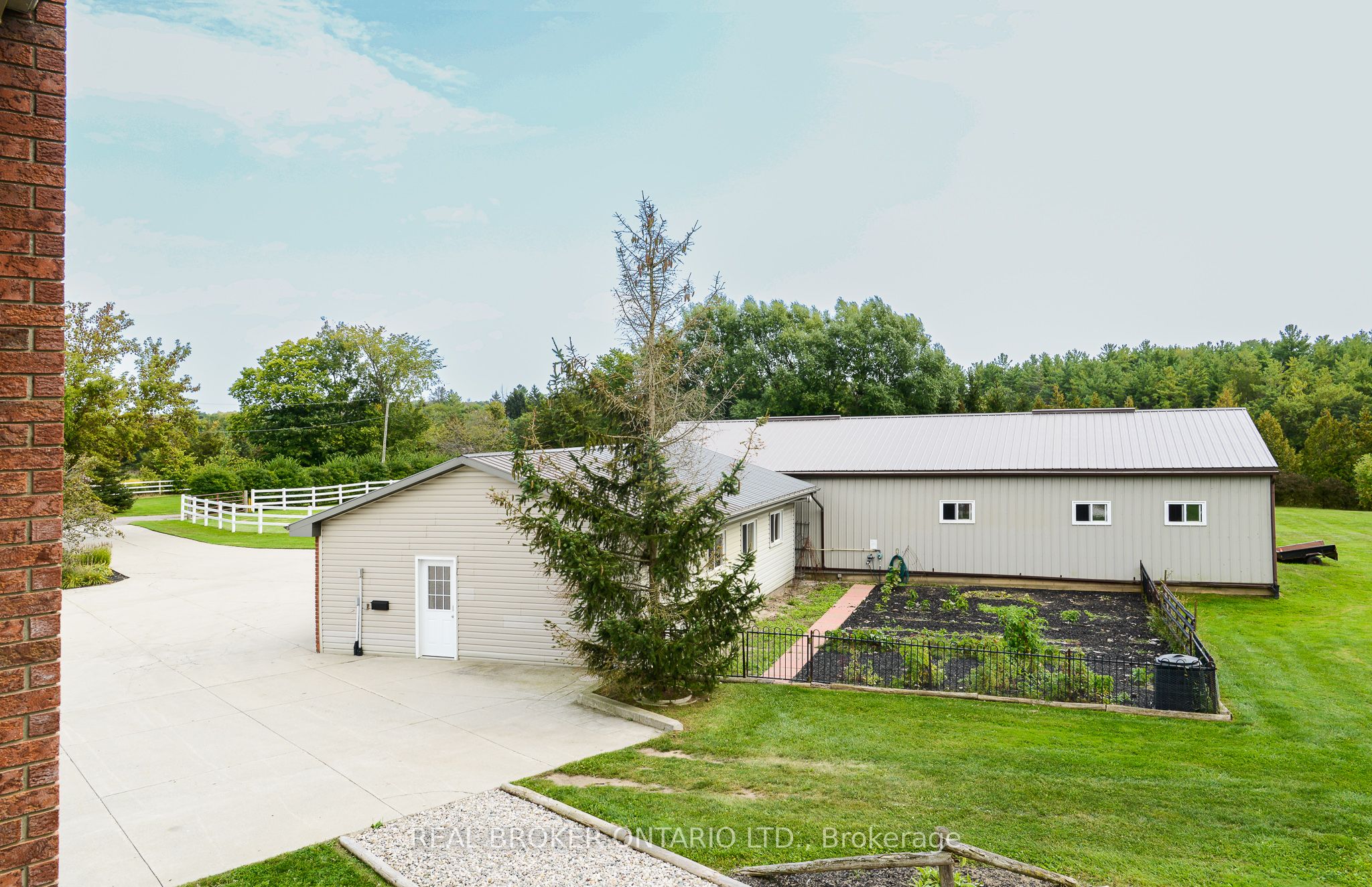 22678 Johnston Line Property Photo 26