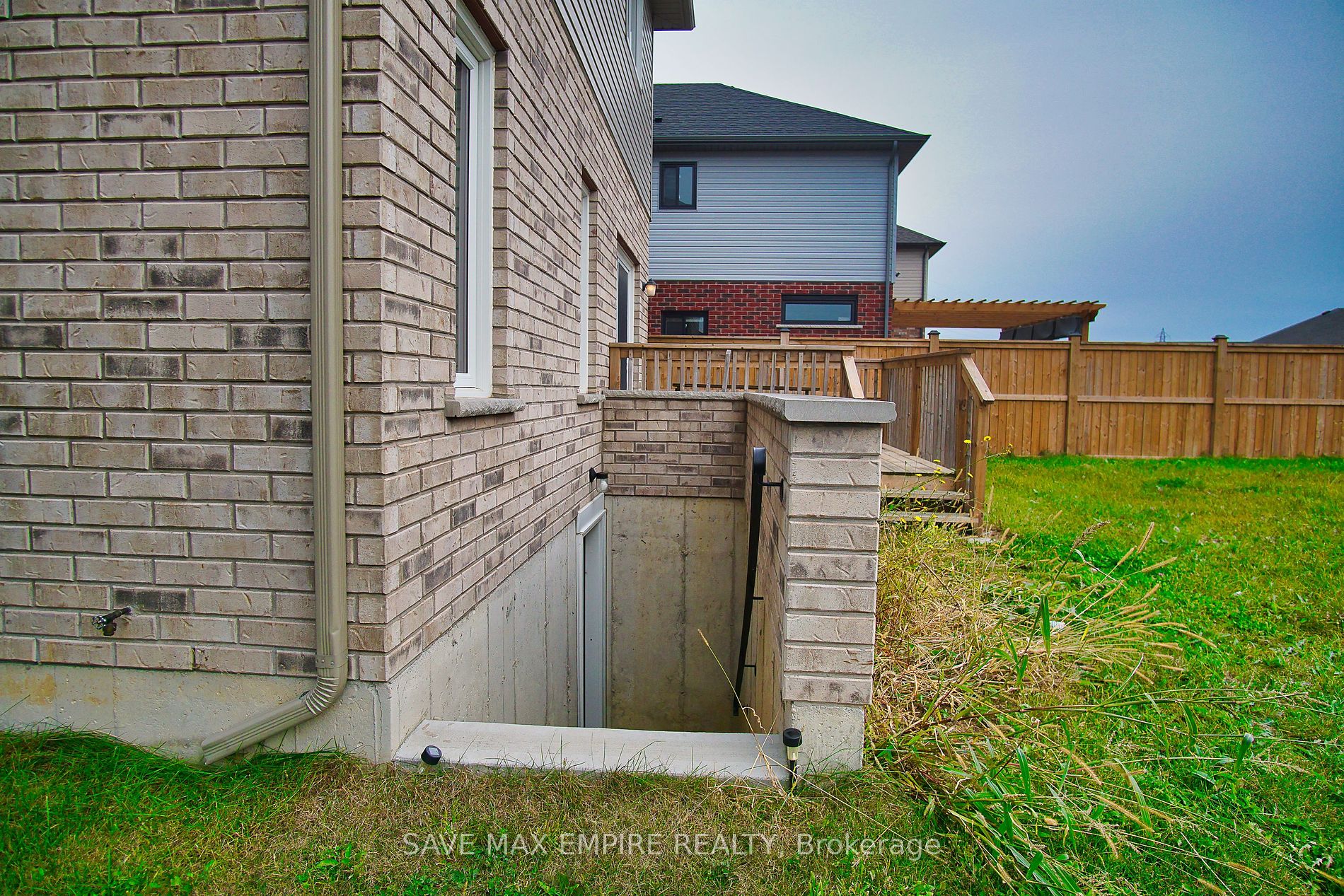 25 Cinnamon St Property Photo 3