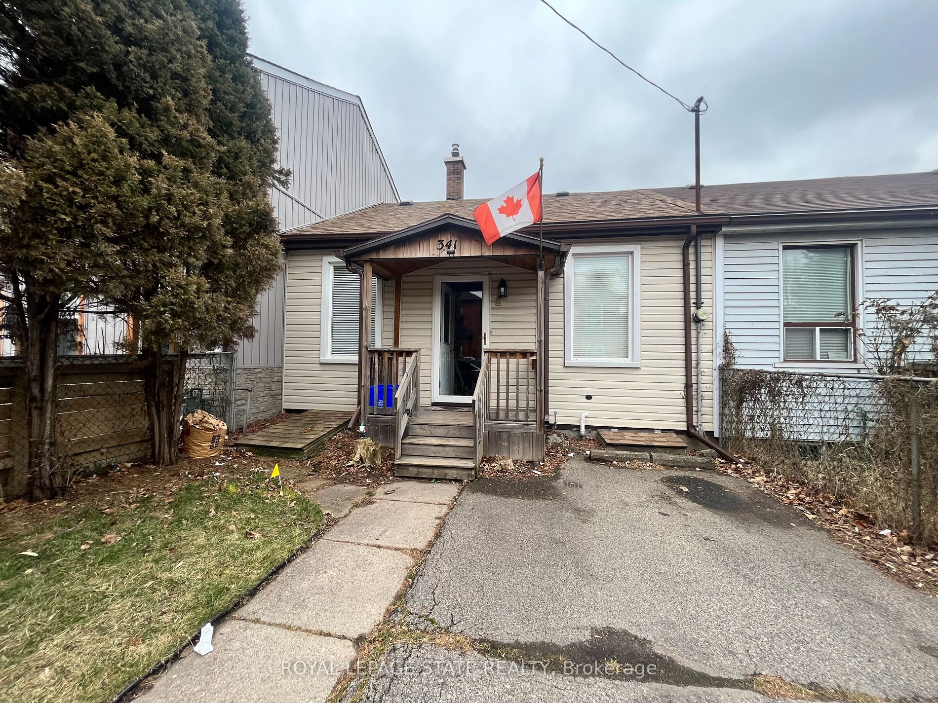 341 Hughson St N Property Photo