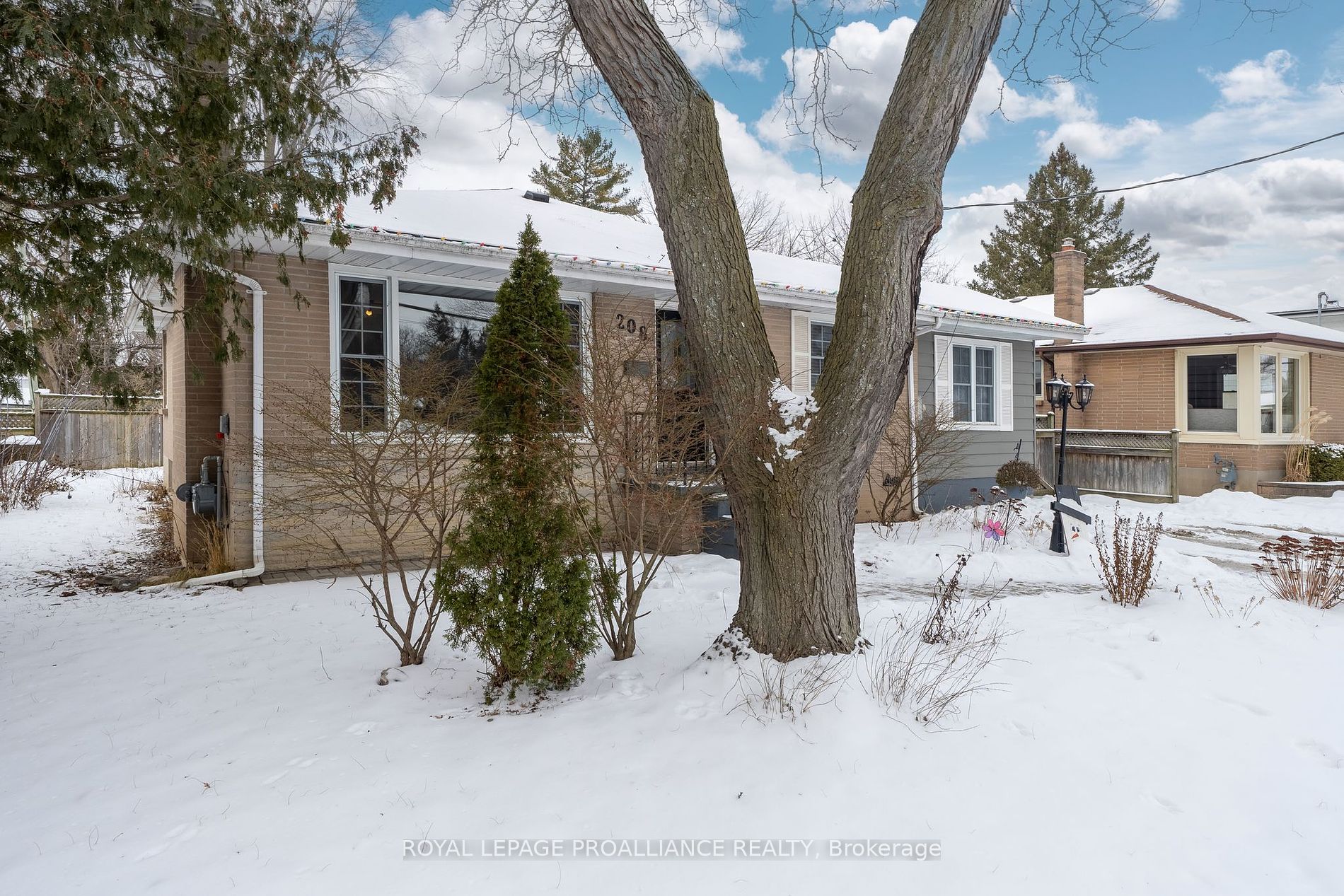 208 Farley Ave