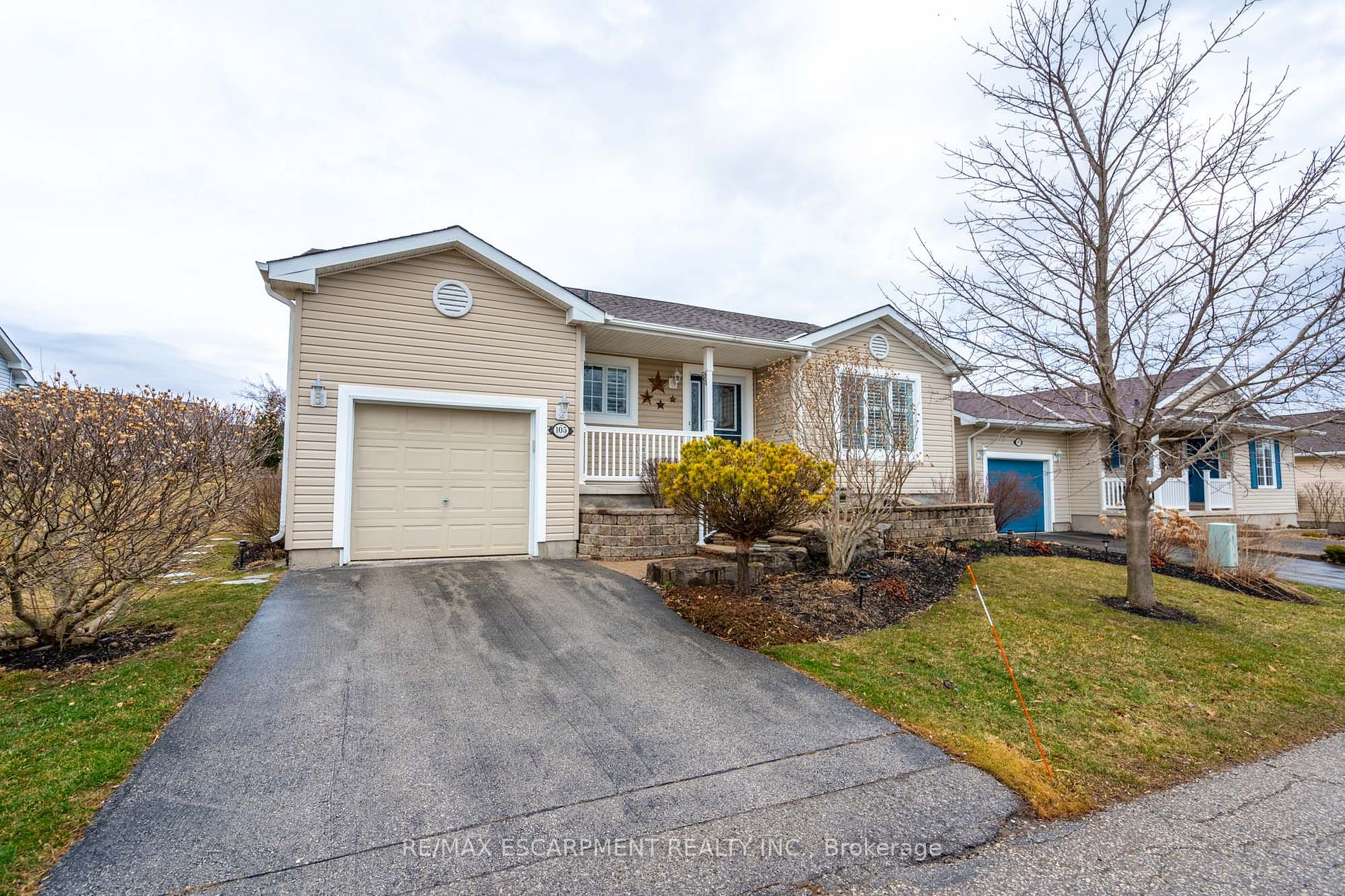 105 Gracehill Cres Property Photo