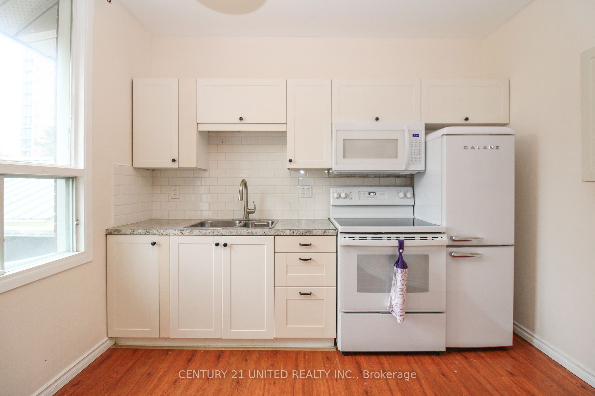 186 Westcott St Property Photo 10