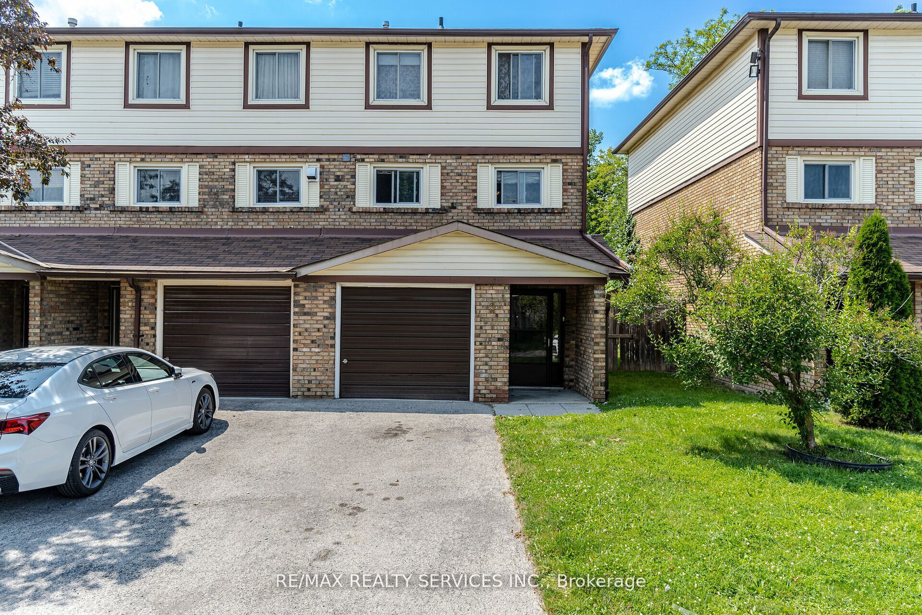 34 Bow Valley Dr 9 Property Photo