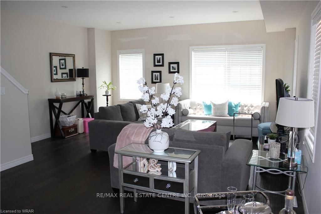 60 Robert Peel Rd Property Photo 4