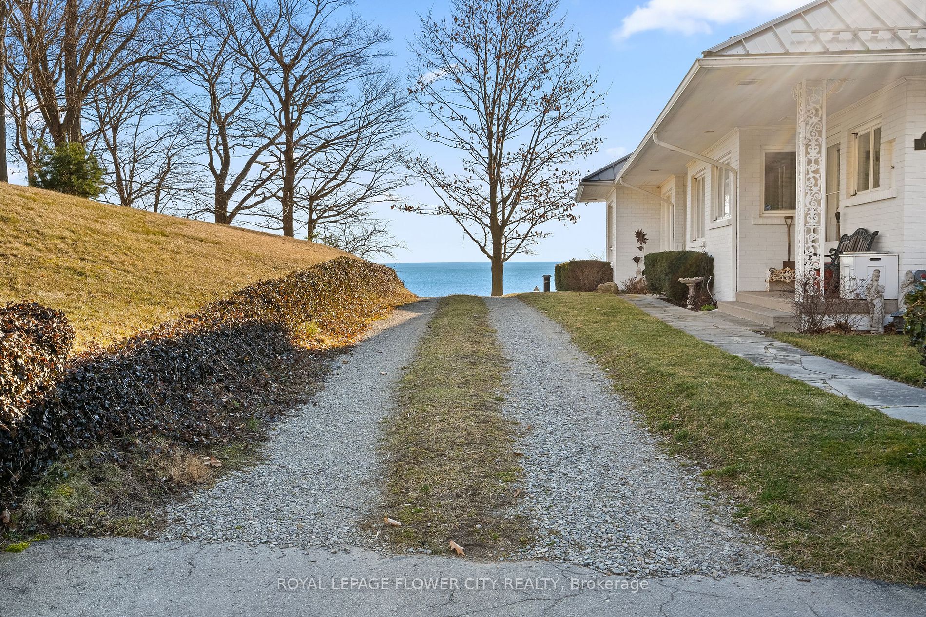 10187 Lakeshore Rd W Property Photo 38