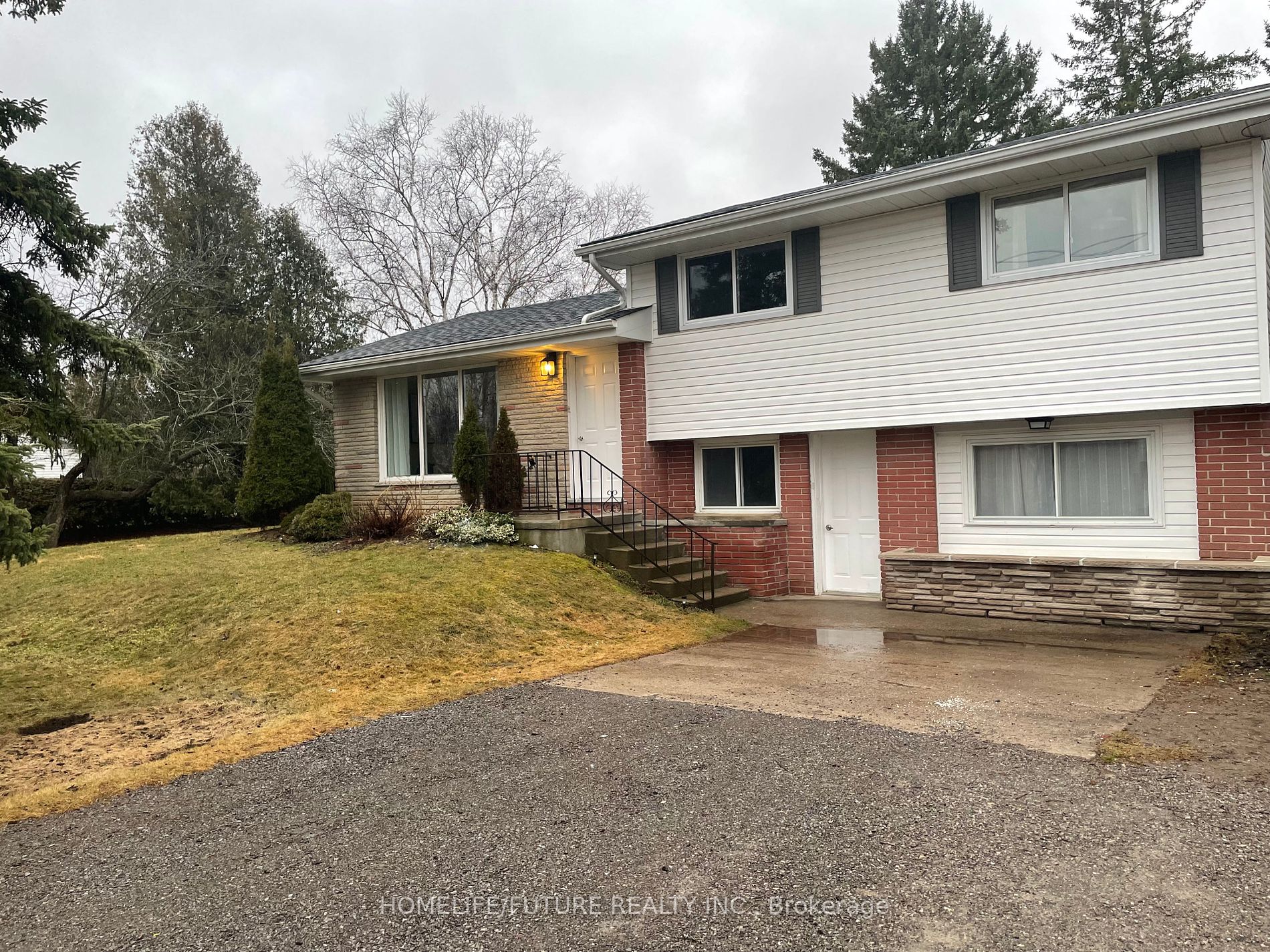 204 Hillview Dr Property Photo 1