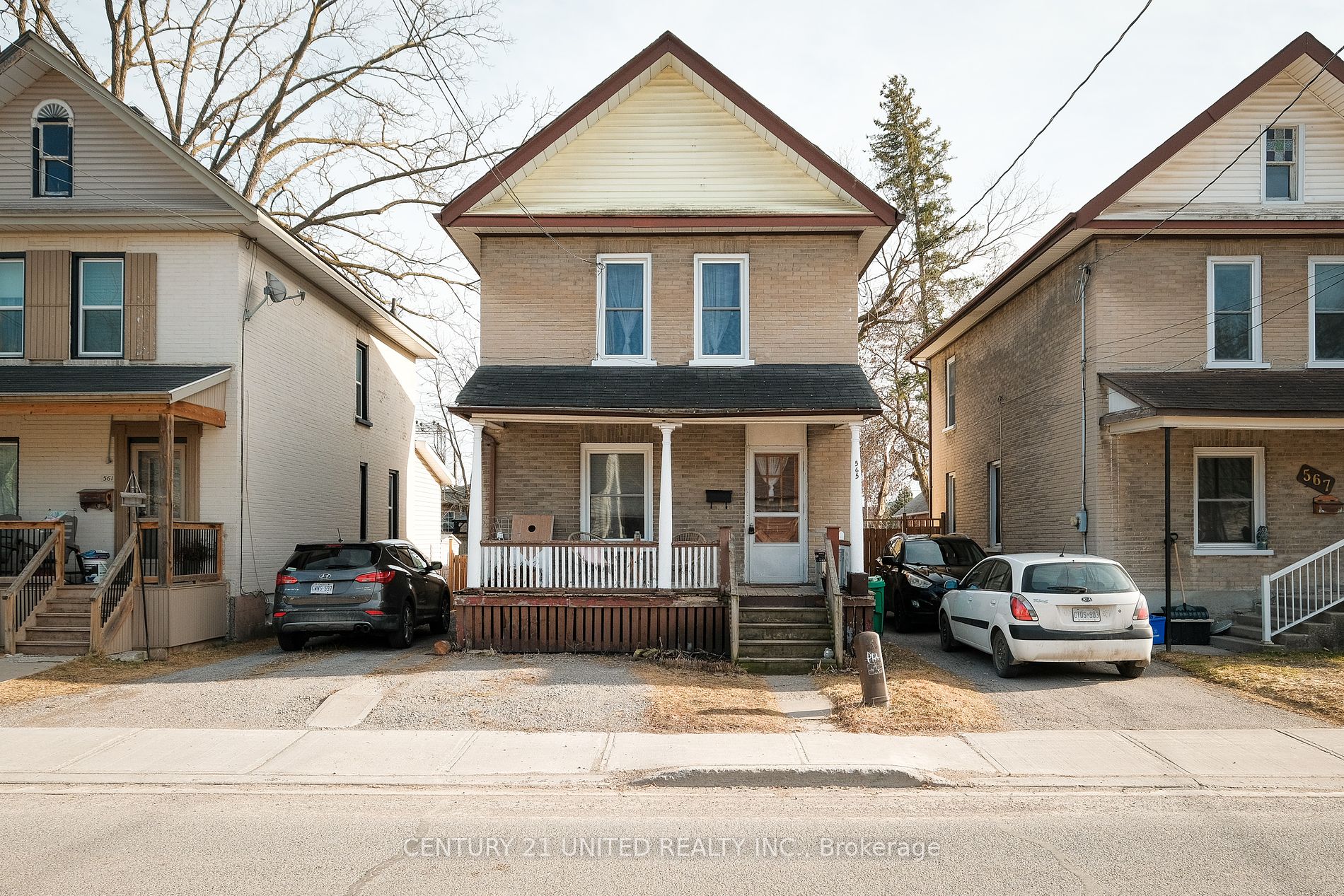 565 Paterson St Property Photo 2