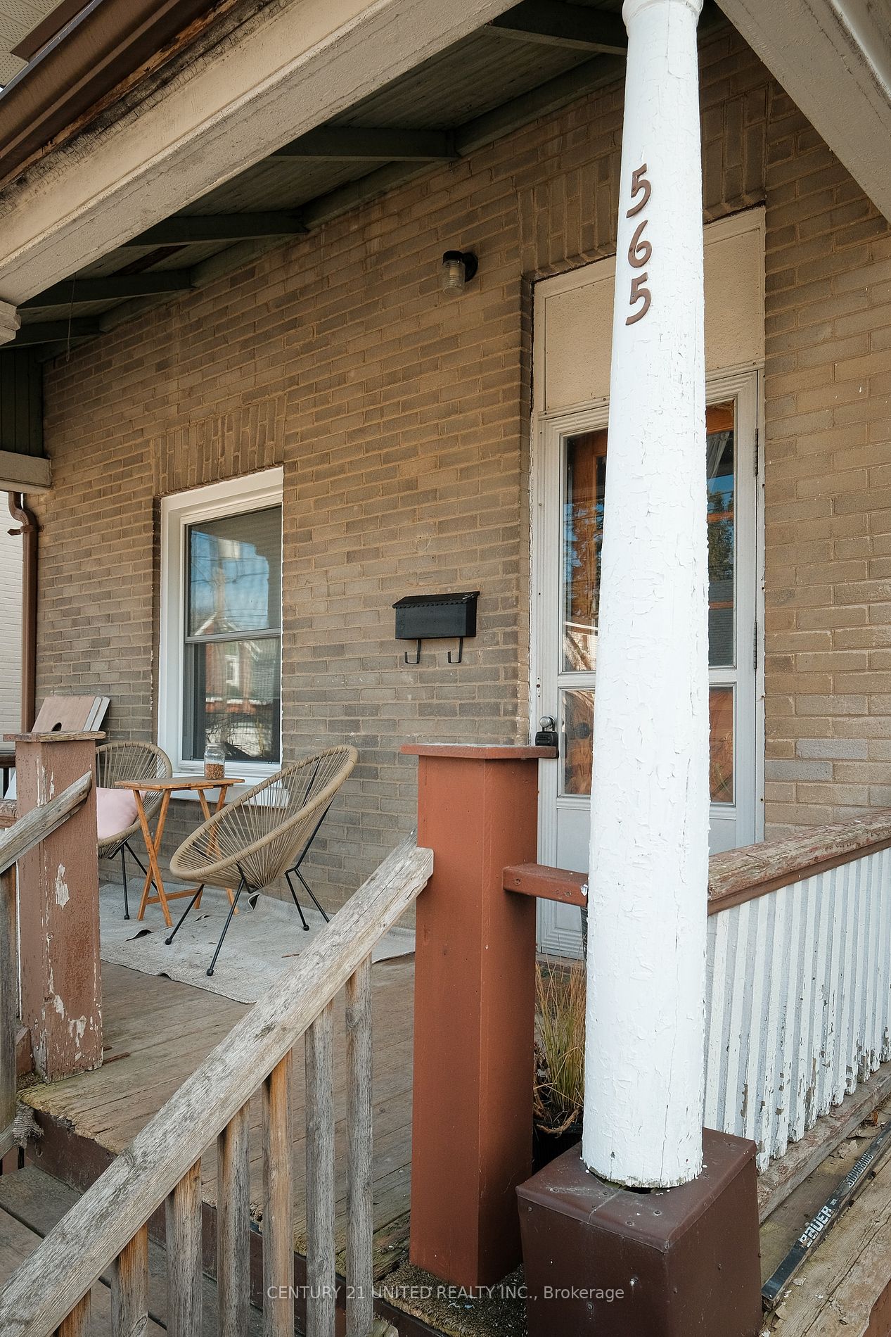 565 Paterson St Property Photo 3