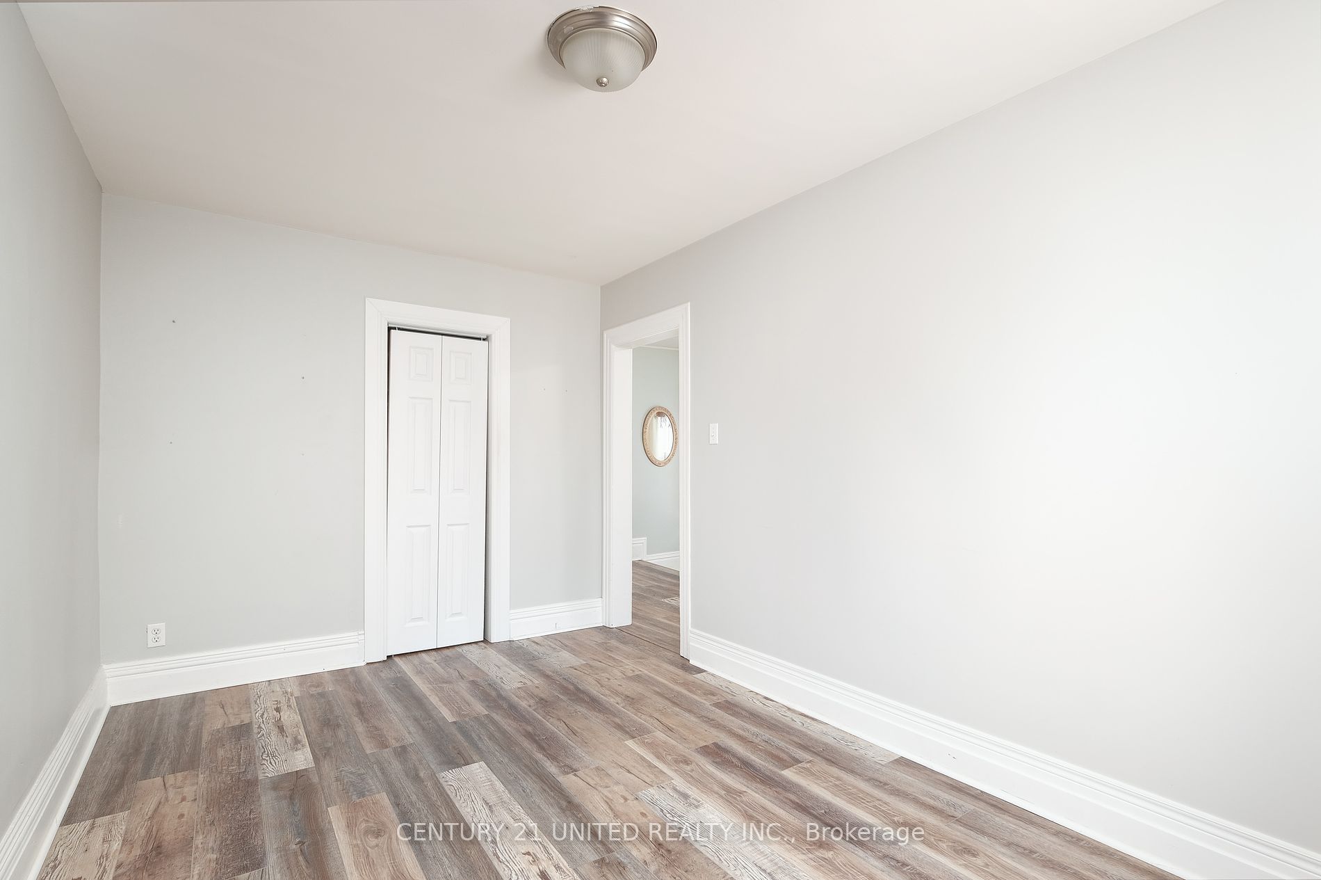 565 Paterson St Property Photo 12