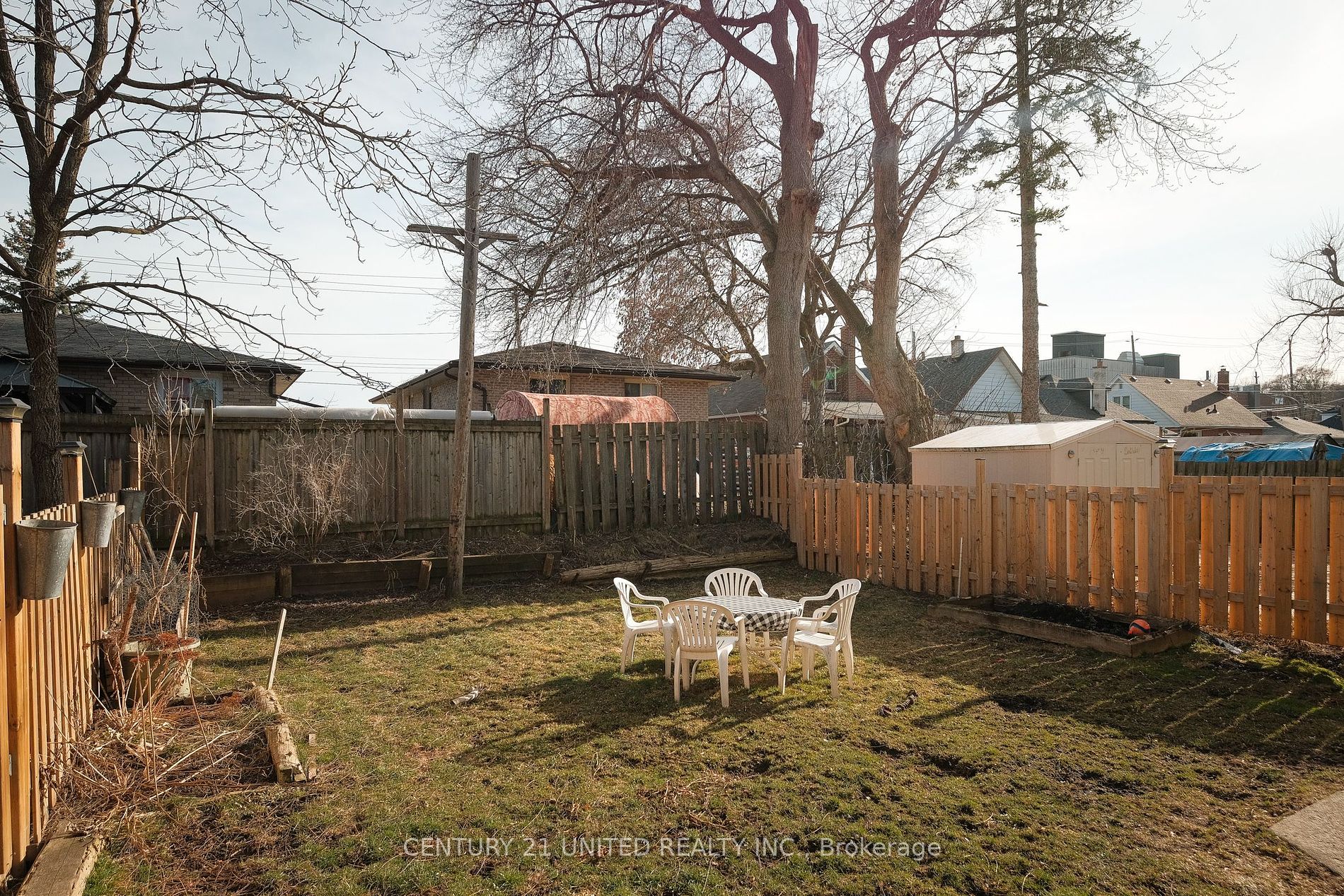 565 Paterson St Property Photo 13