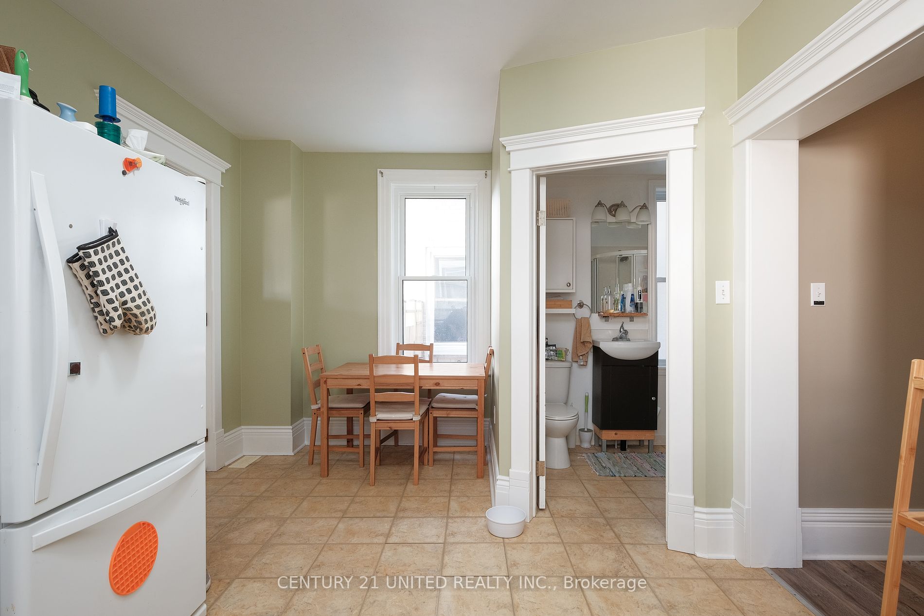 565 Paterson St Property Photo 19
