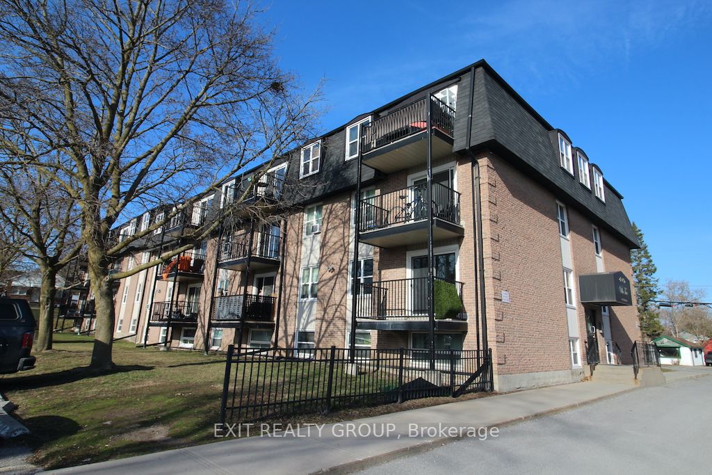 25 College St E 106 Property Photo