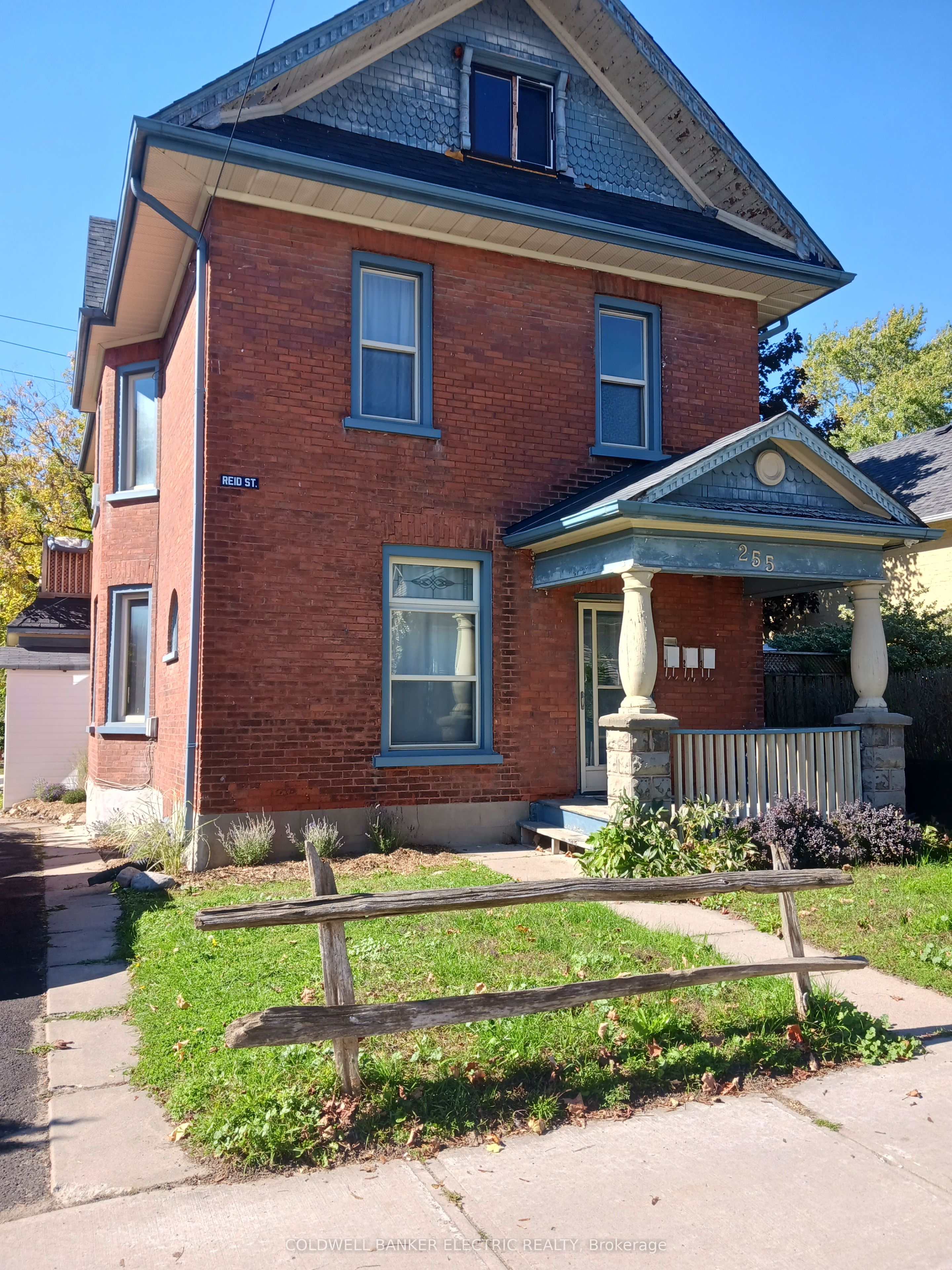 255 Reid Street Property Photo 1