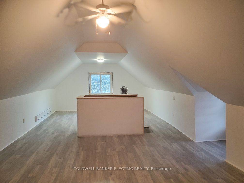 255 Reid Street Property Photo 8