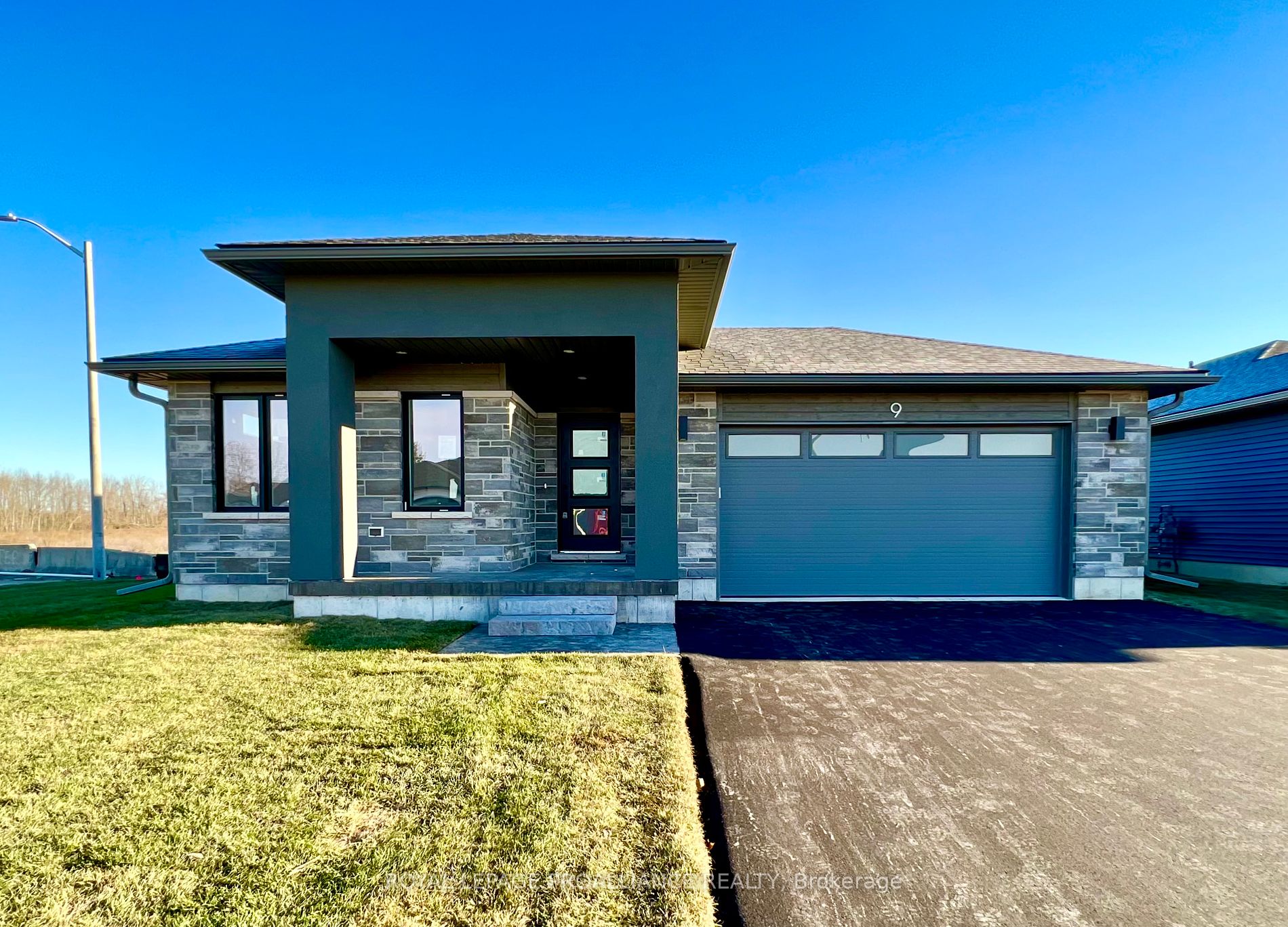 9 Horton Crt Property Photo 1