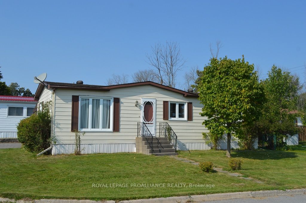 4 Annette Blvd Property Photo