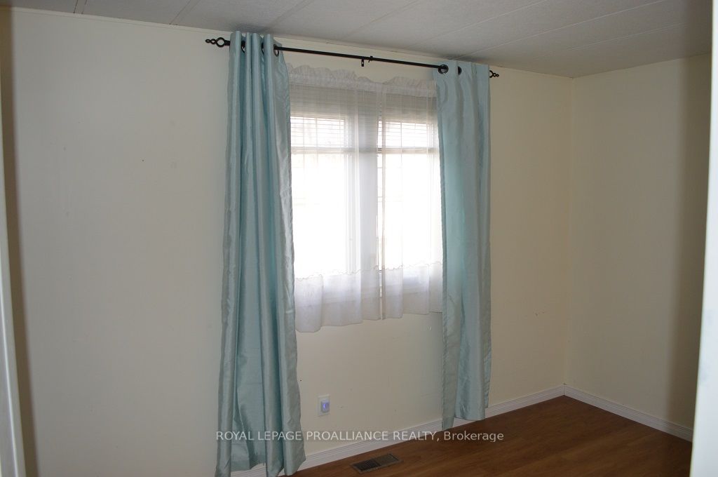 4 Annette Blvd Property Photo 6