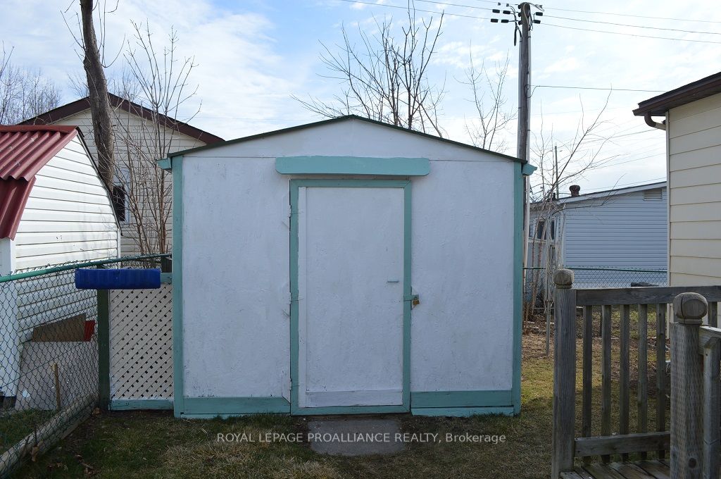 4 Annette Blvd Property Photo 7