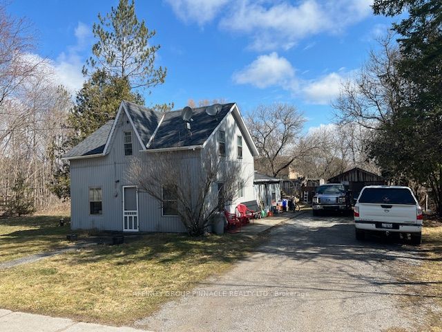 1740 Kirkfield Rd Property Photo 3