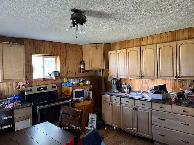 1740 Kirkfield Rd Property Photo 11