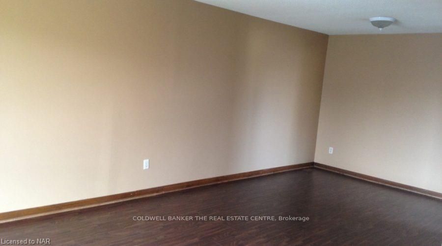 3 Baxter Cres Property Photo 5