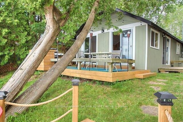 1445 Killarney Bay Rd Property Photo 2
