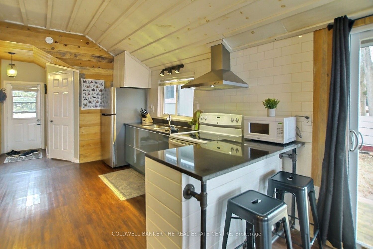 1445 Killarney Bay Rd Property Photo 17