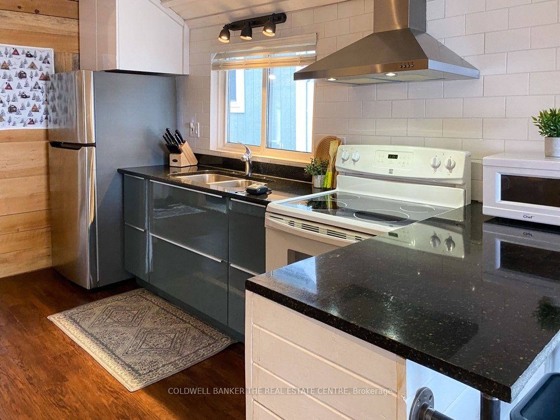 1445 Killarney Bay Rd Property Photo 22