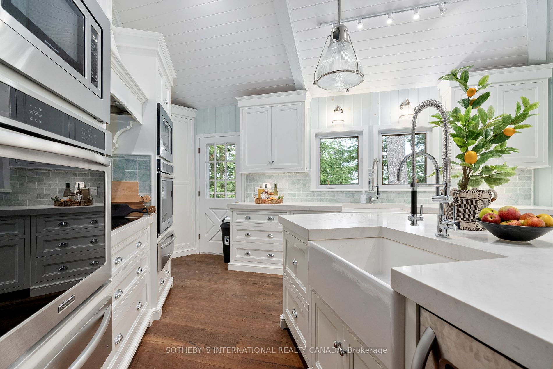 31 Moss Island Property Photo 7