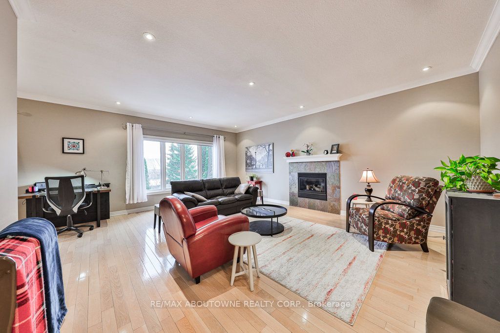 104 Garth Trails Cres Property Photo 6
