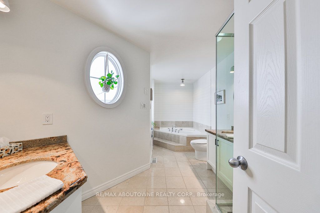 104 Garth Trails Cres Property Photo 16