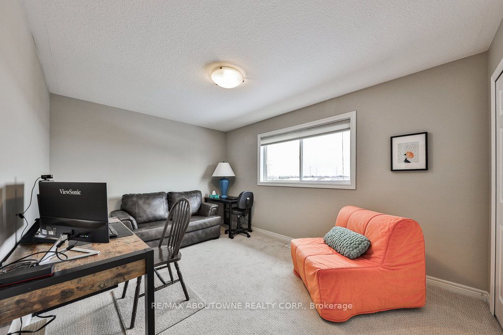 104 Garth Trails Cres Property Photo 19