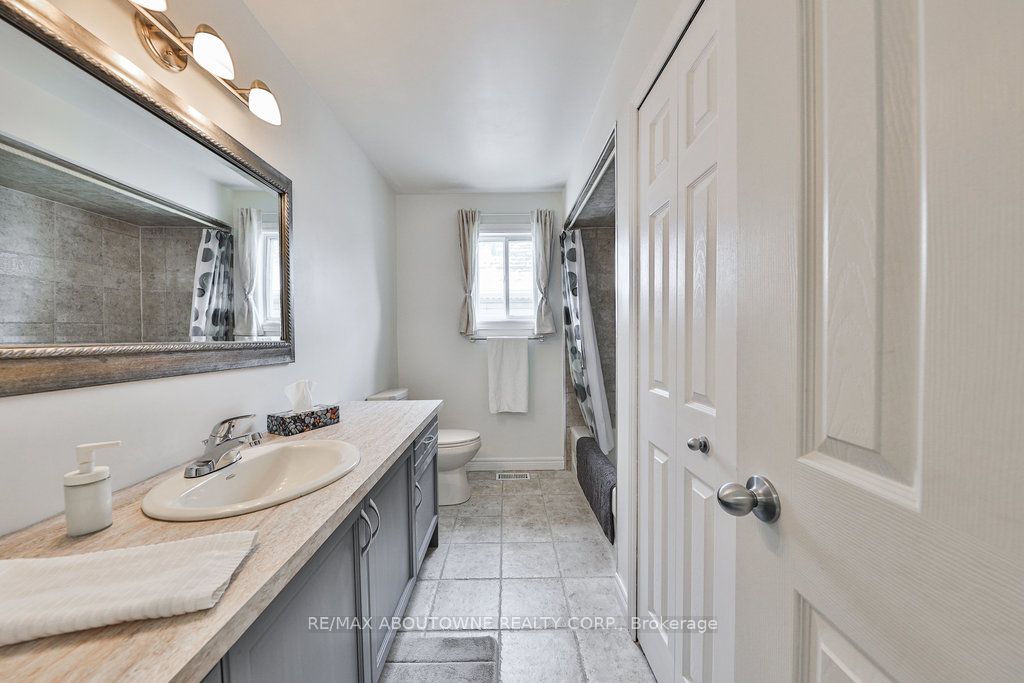 104 Garth Trails Cres Property Photo 25