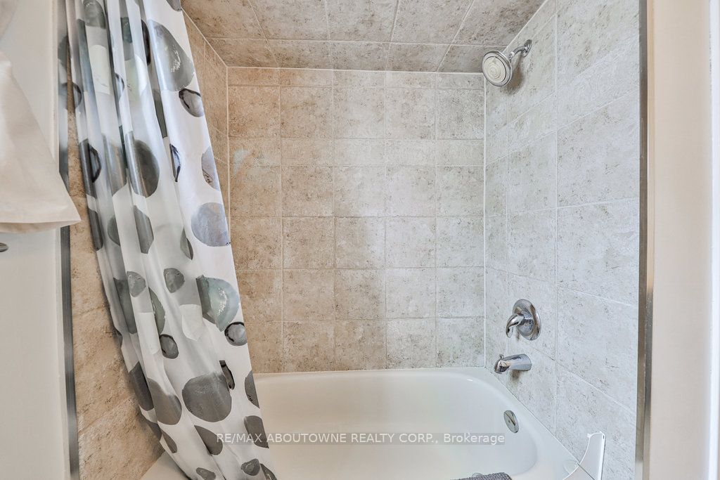 104 Garth Trails Cres Property Photo 26