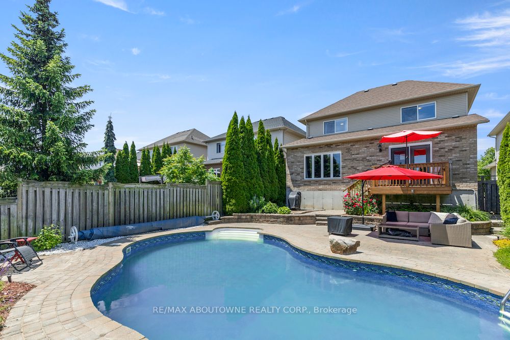 104 Garth Trails Cres Property Photo 31