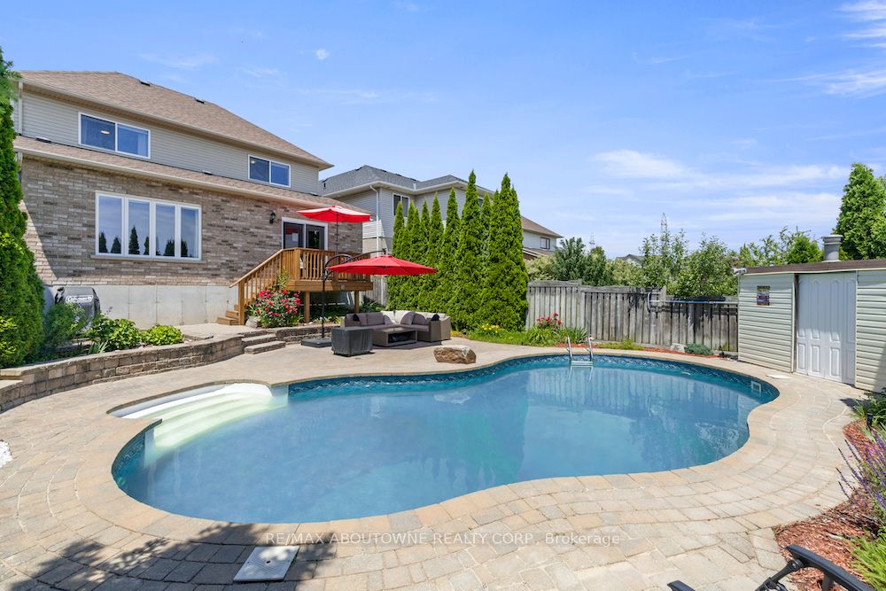 104 Garth Trails Cres Property Photo 32