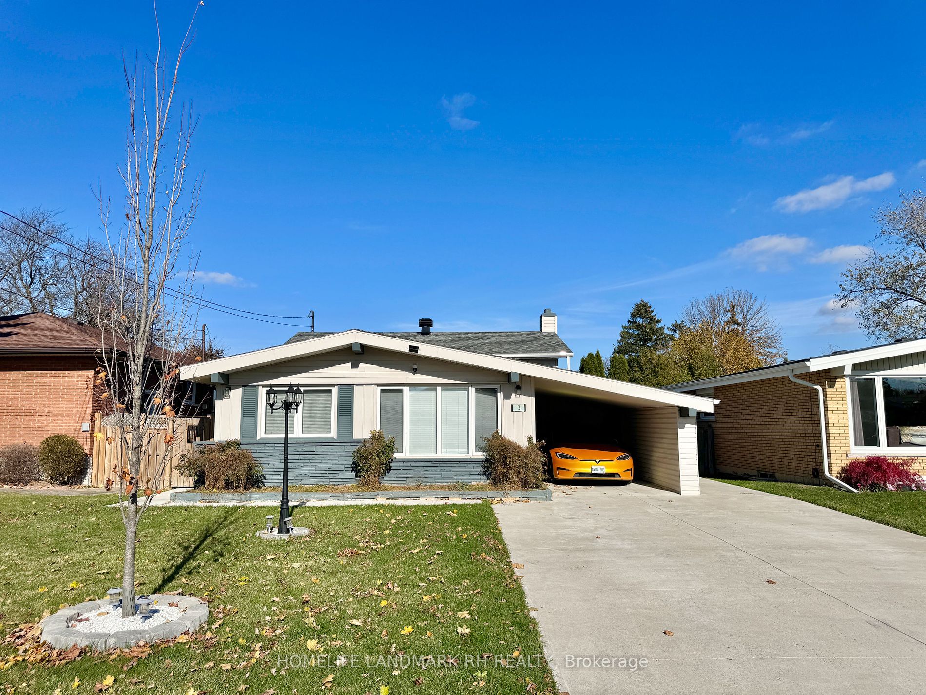 3 Lilacside Dr Property Photo