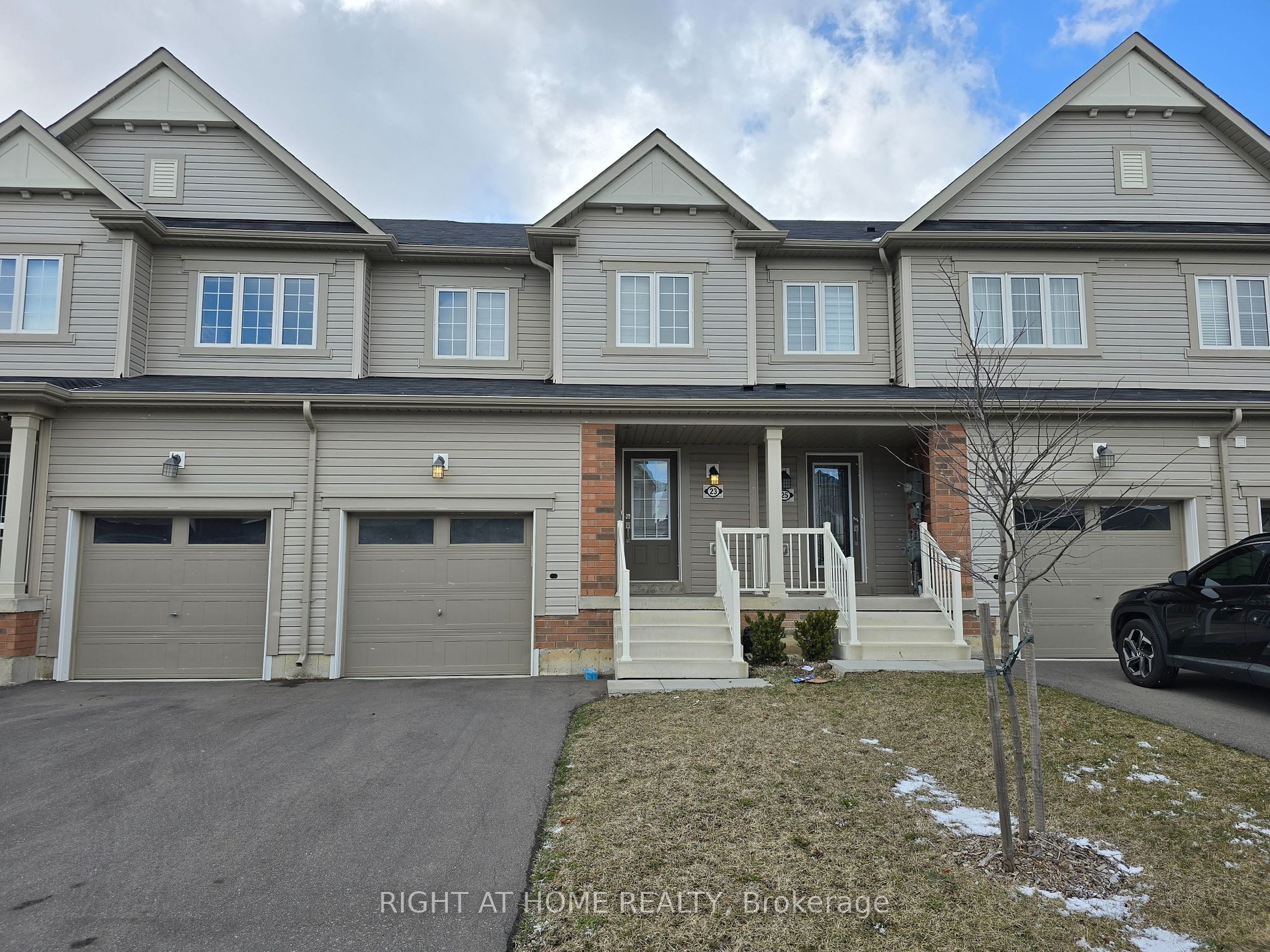 23 Armes St Property Photo