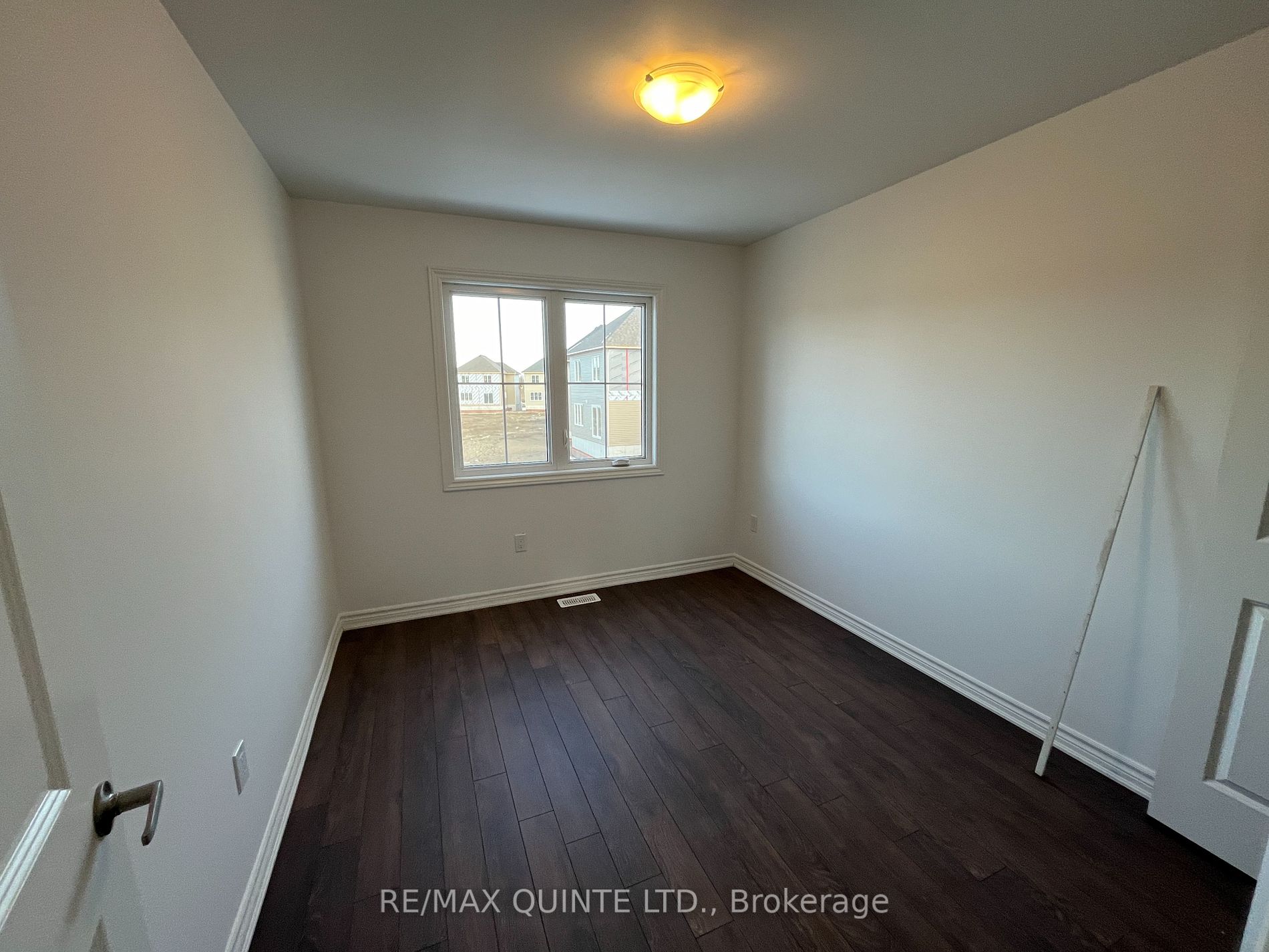 37 Lincoln Dr Property Photo 6