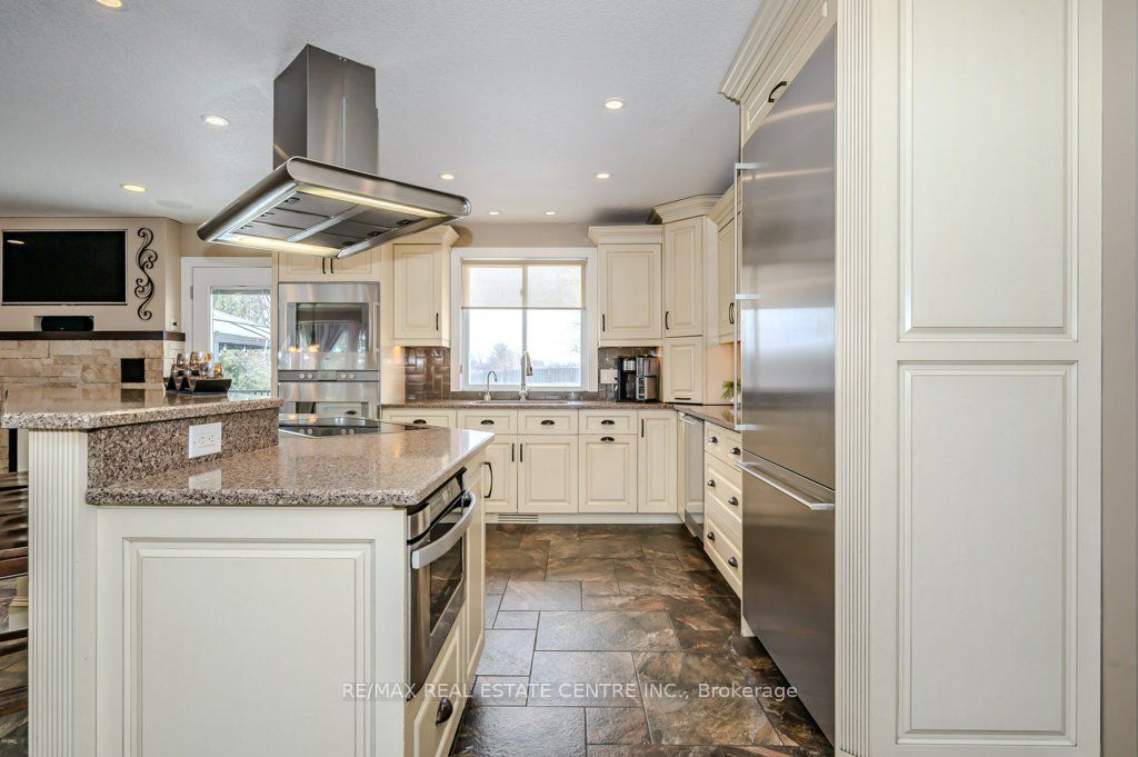 6954 Fife Rd Property Photo 7