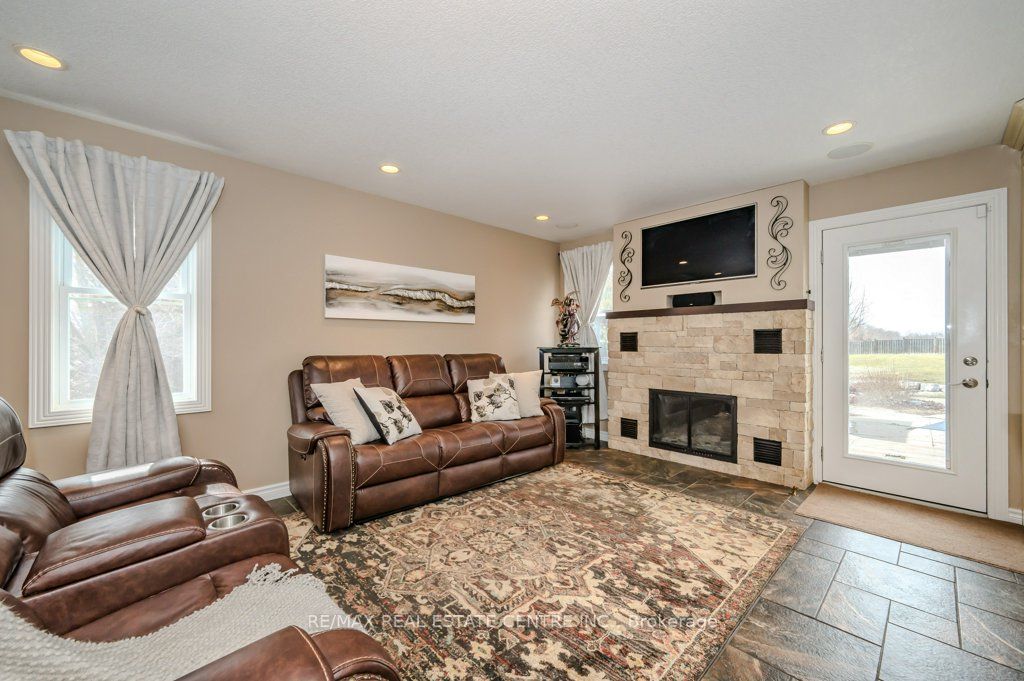 6954 Fife Rd Property Photo 10