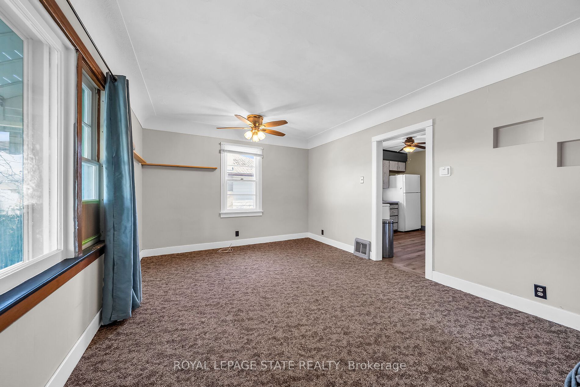 136 Corman Ave Property Photo 6