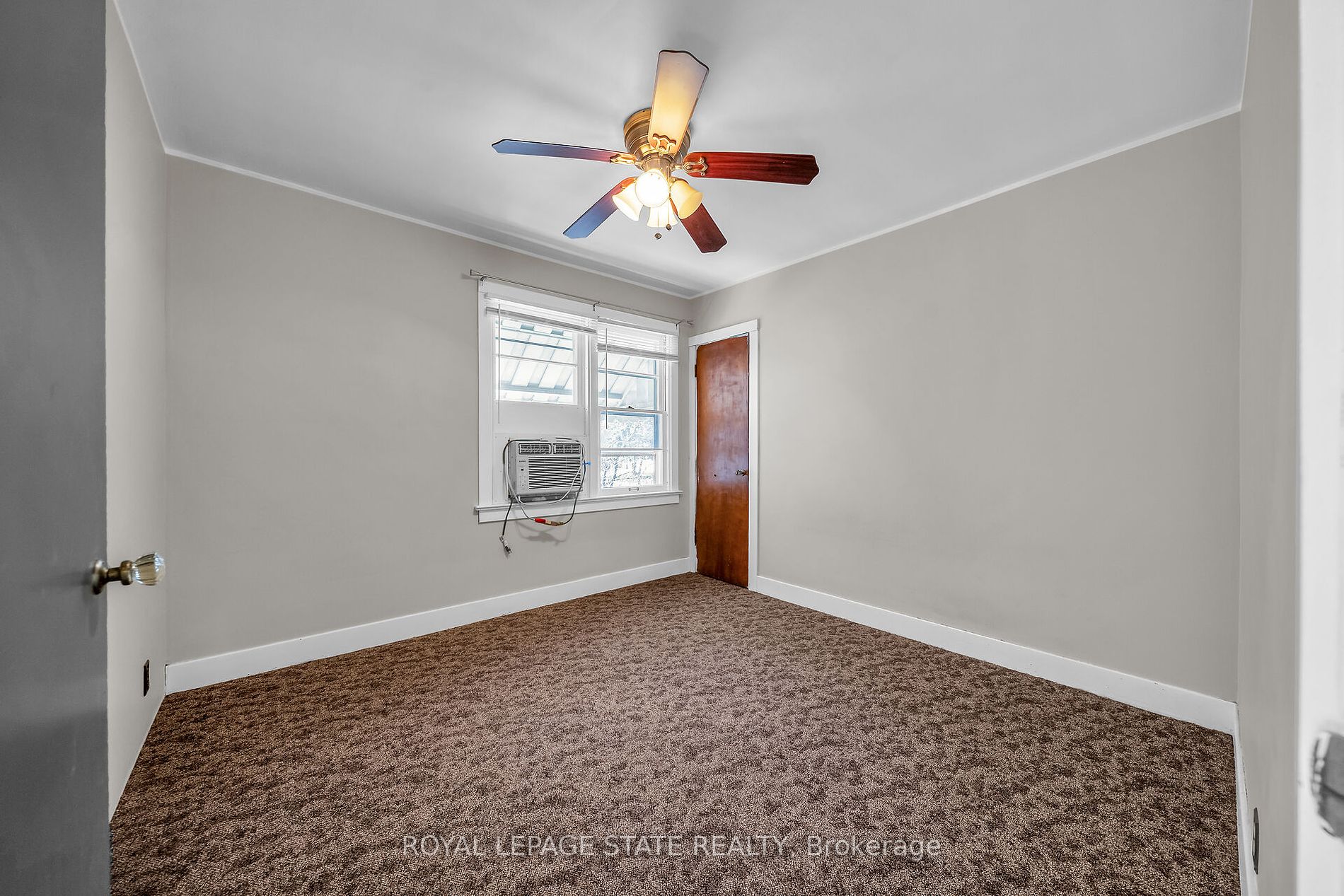 136 Corman Ave Property Photo 11