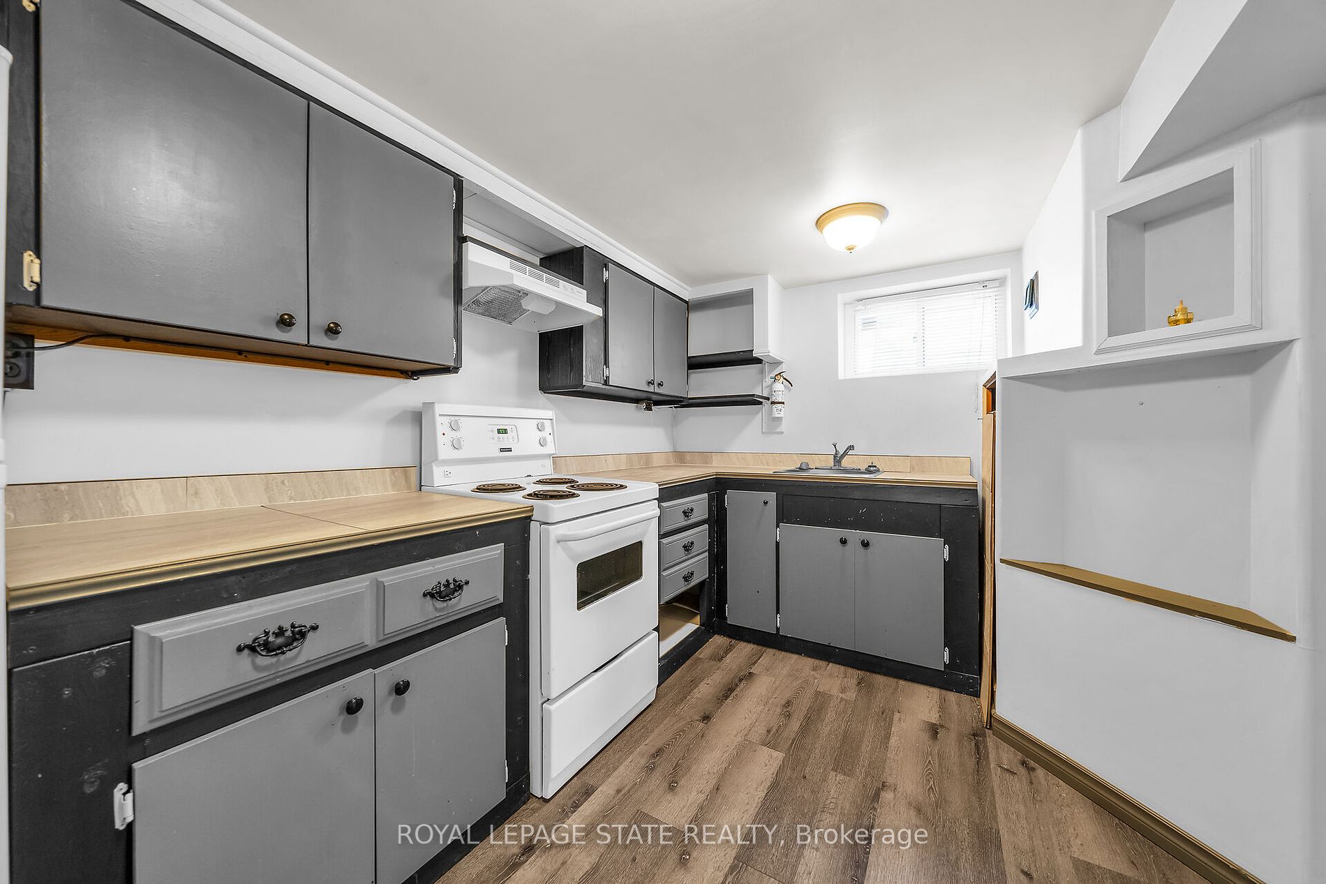 136 Corman Ave Property Photo 17