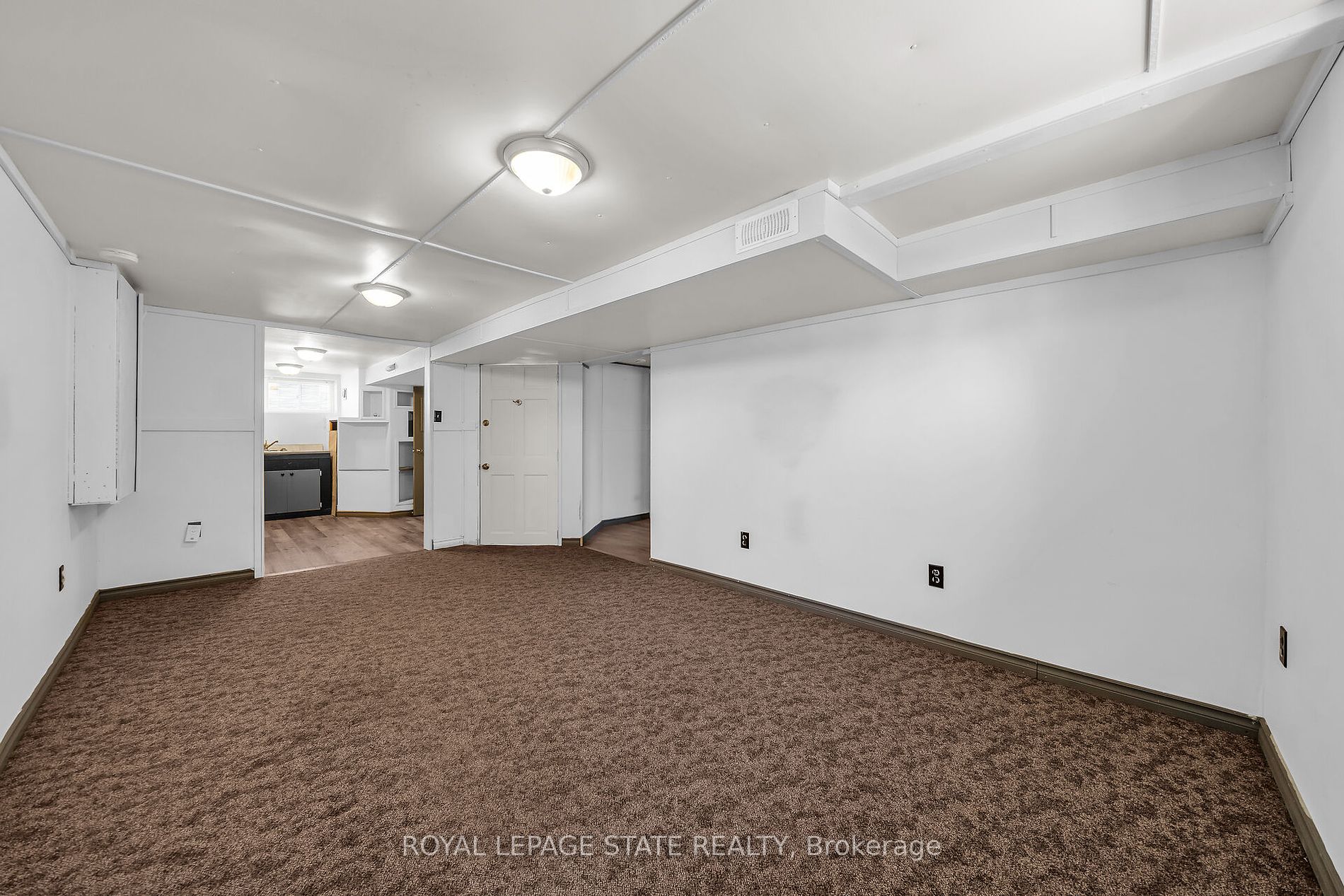 136 Corman Ave Property Photo 19