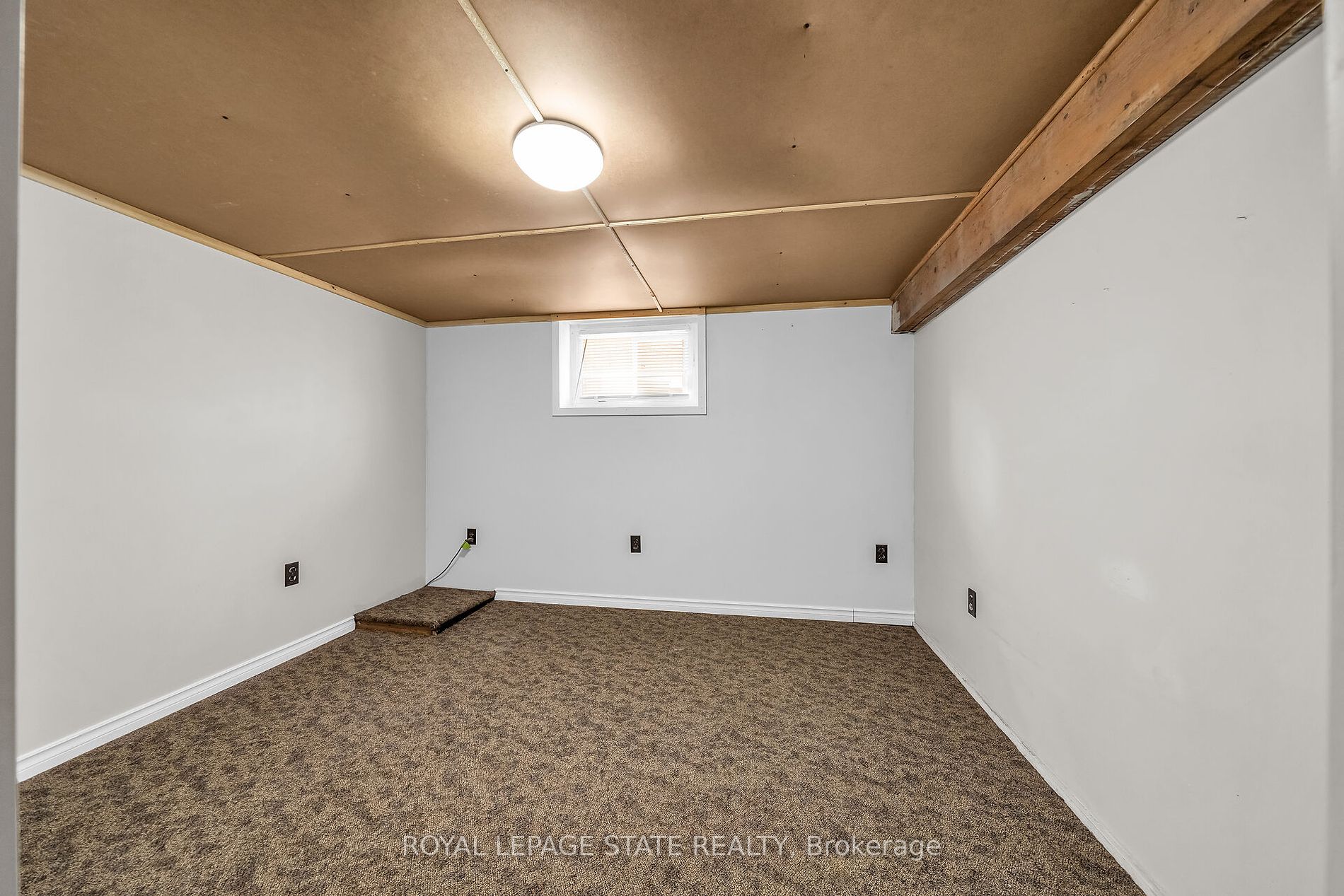 136 Corman Ave Property Photo 20
