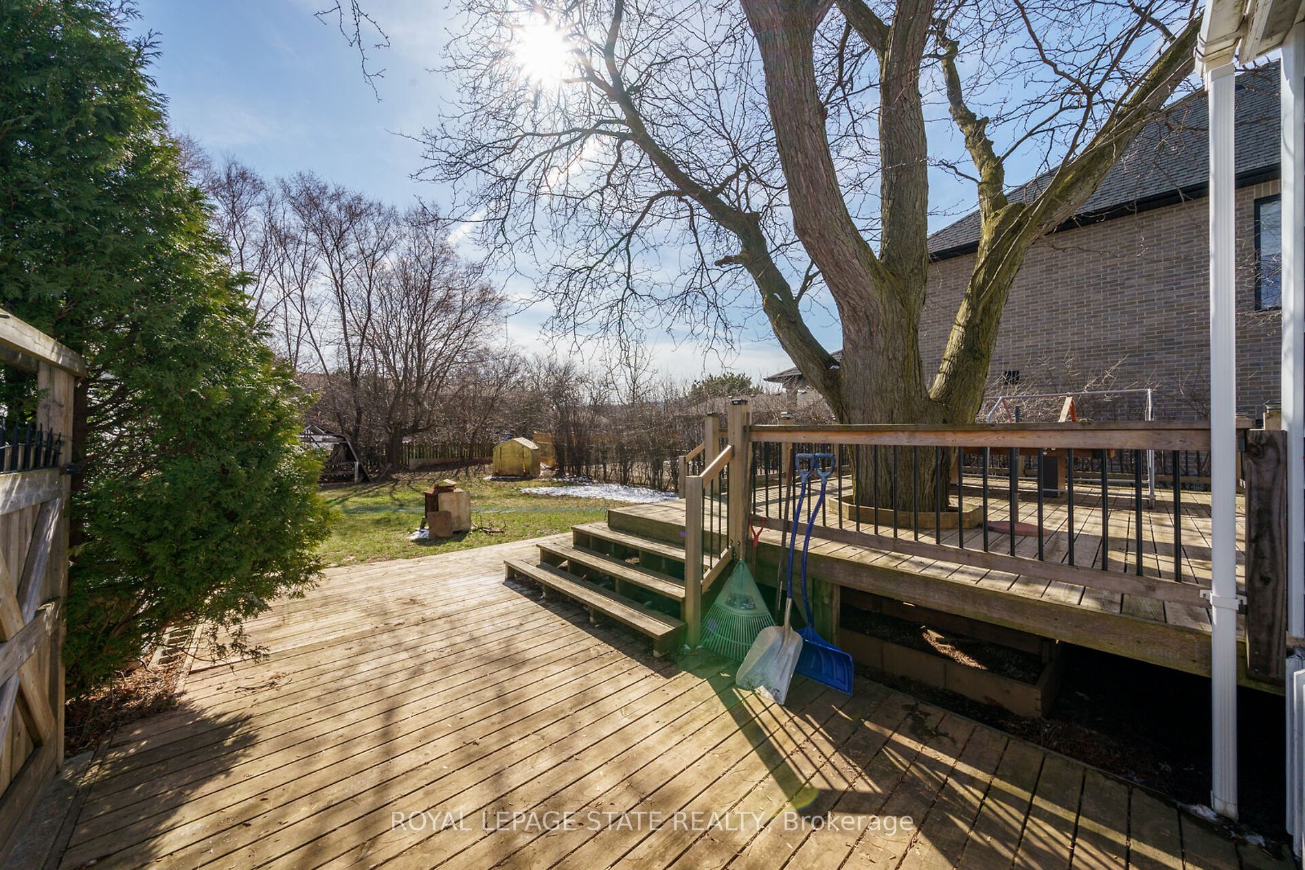 136 Corman Ave Property Photo 26